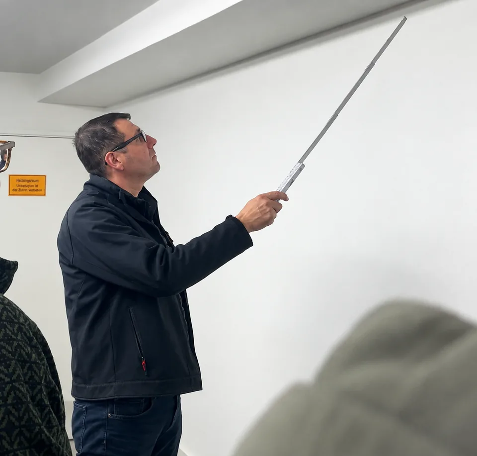 Deniz, ein Projektleiter der Hinkel+Sohn GmbH
