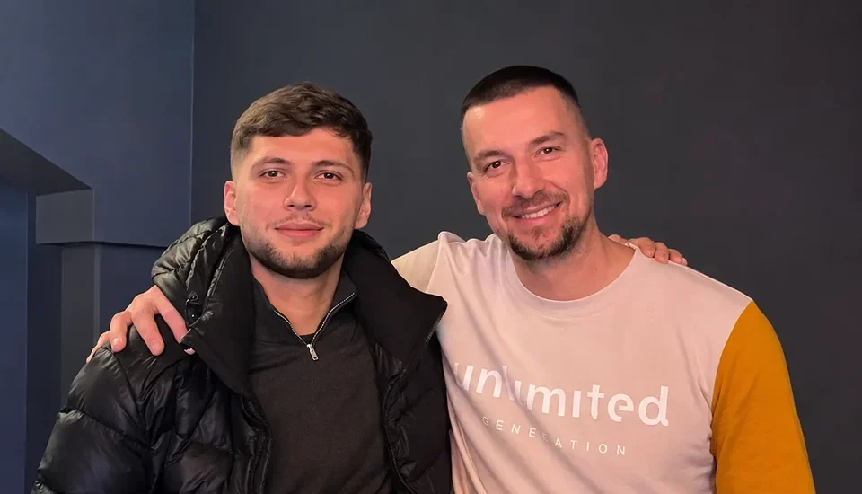 Tarik und Alen, zwei Monteure der Hinkel+Sohn GmbH